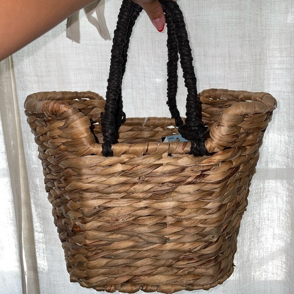 Wicker Basket - Picture 1 of 6